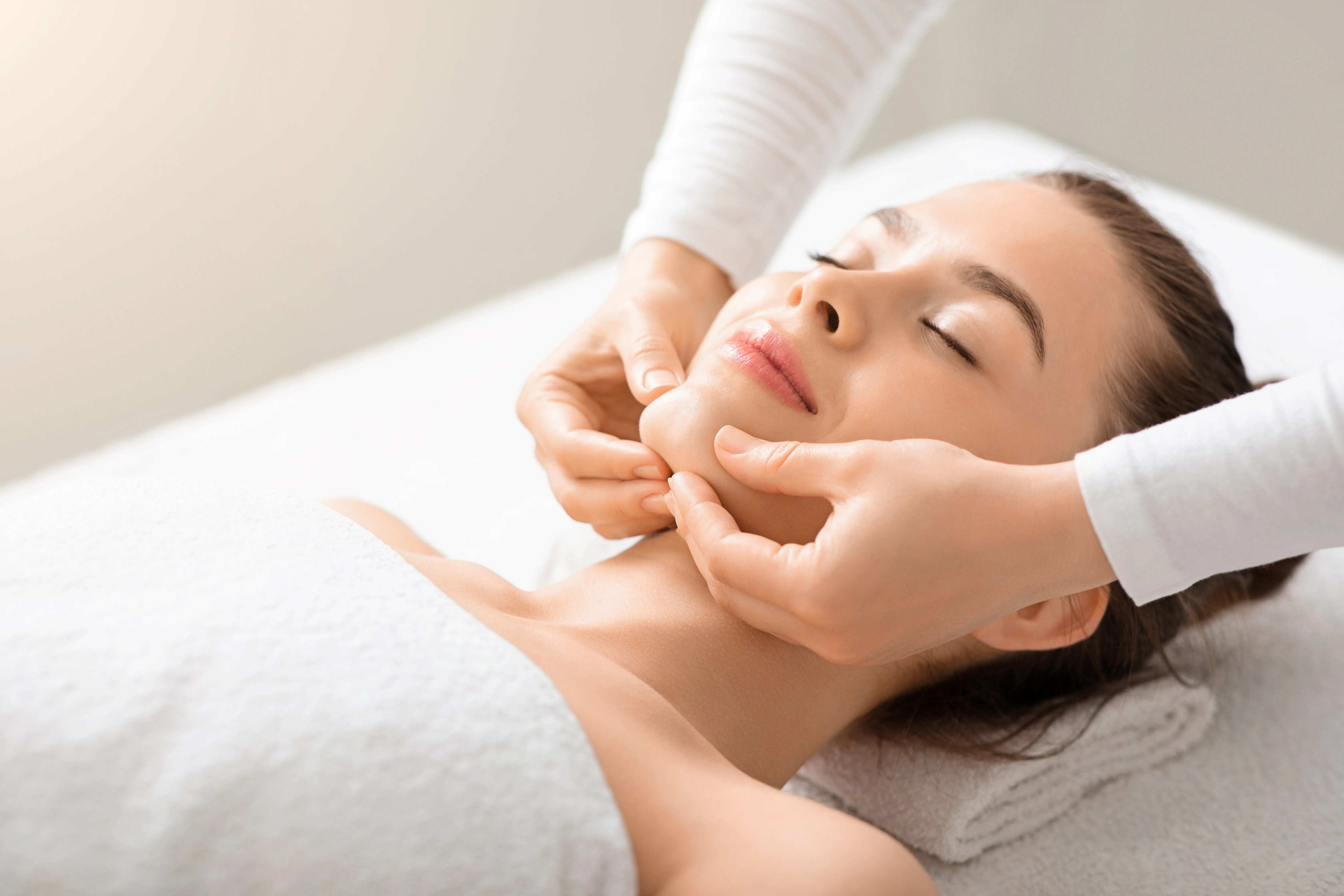 Hydrafacial Signature 60 min – Nettoyage & Hydratation - Photo 1