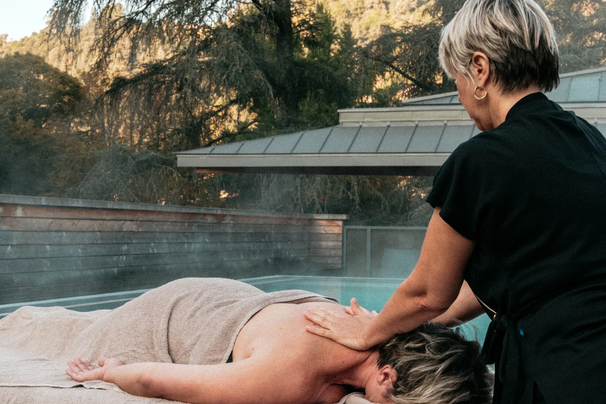Massage aux bols chantants 60 min - Solo - Photo 1